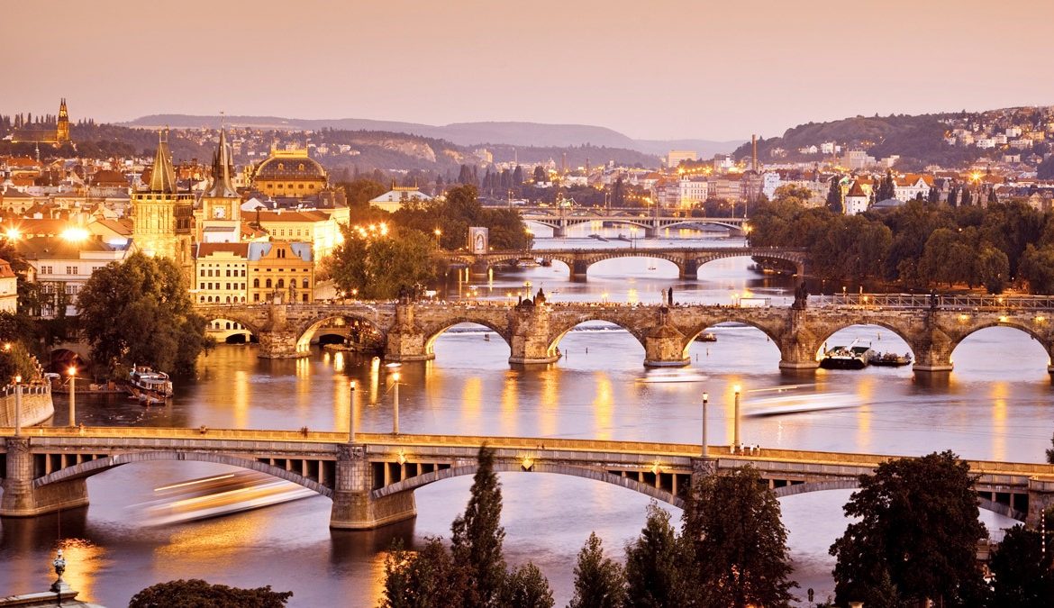 Bridges in Prague | Bridges in Prague © iStock/Nikada